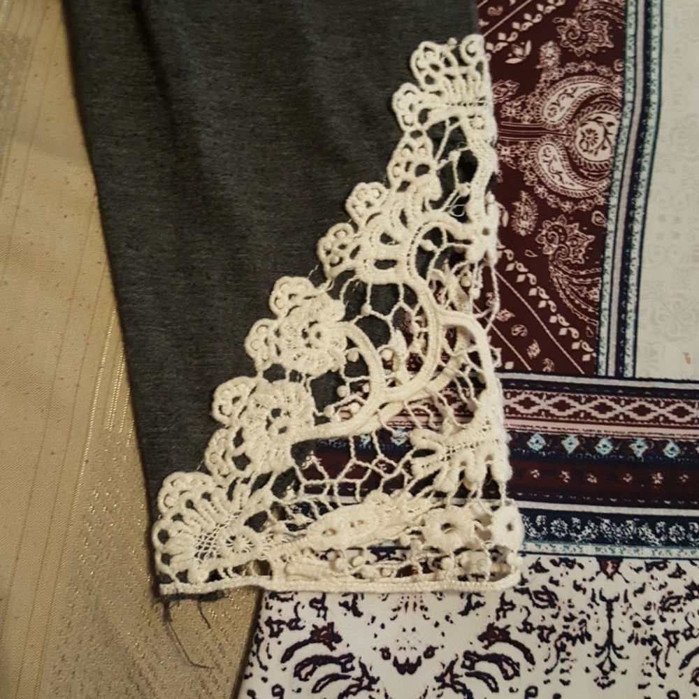 Blouse - Picture 2 of 4